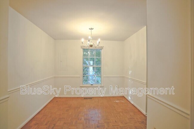 Building Photo - 1820 Stadium Rd