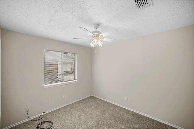 Building Photo - 8614 Windell Ln