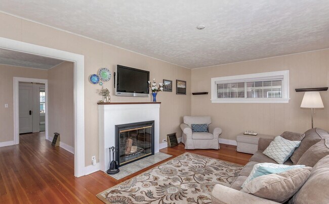Building Photo - 3258 NE 78th Ave