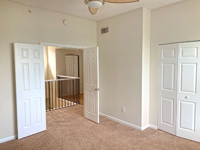 Building Photo - 3BR | 2 BA | 1-Car Las Palmas Townhome
