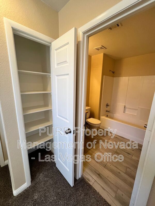 Building Photo - 4970 Volcanic Rock Ln