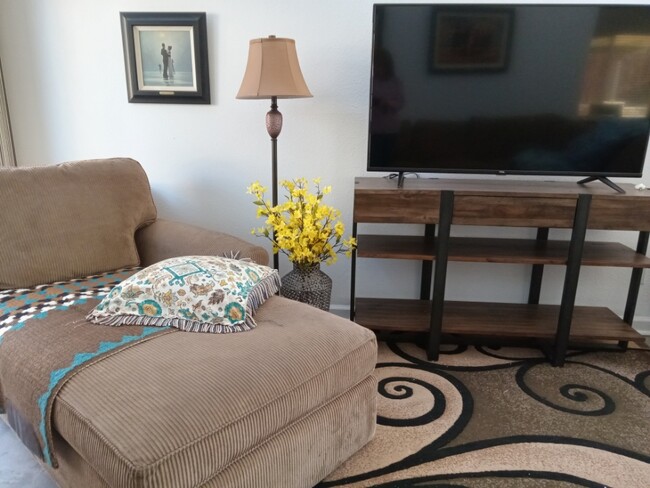 Building Photo - 8729 Langholm Rd