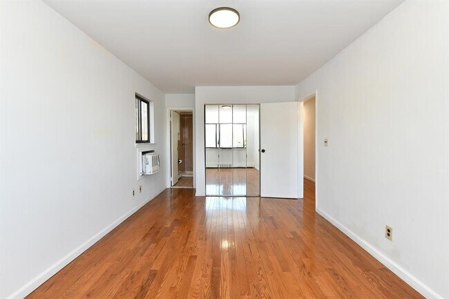 Building Photo - 1308 46th St