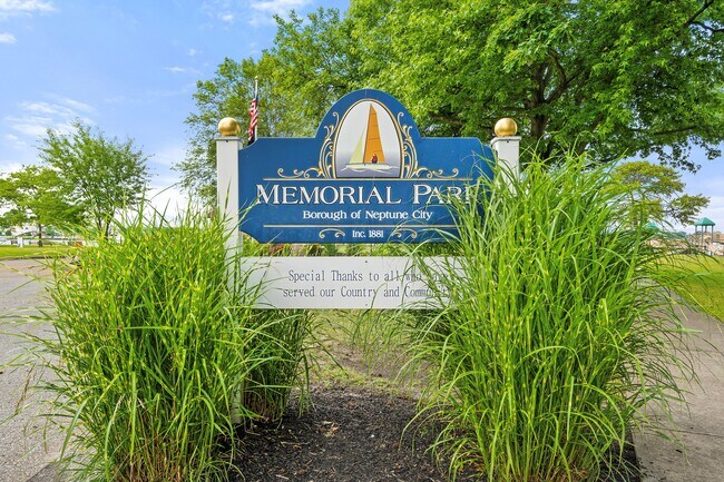 Building Photo - 35 Lipman Pl