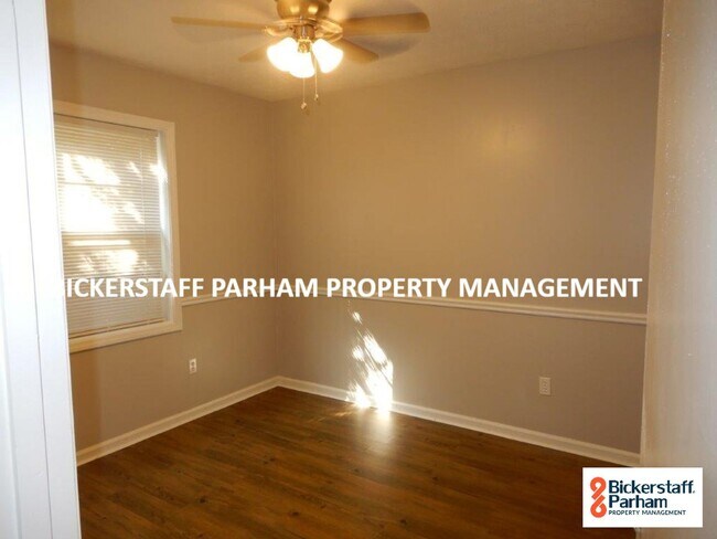 Building Photo - Brick Home Located Off Of Schatulga Rd! Wi...