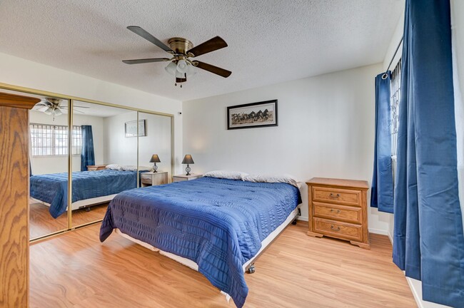 Building Photo - Move-In Ready Condo Near Summerlin!