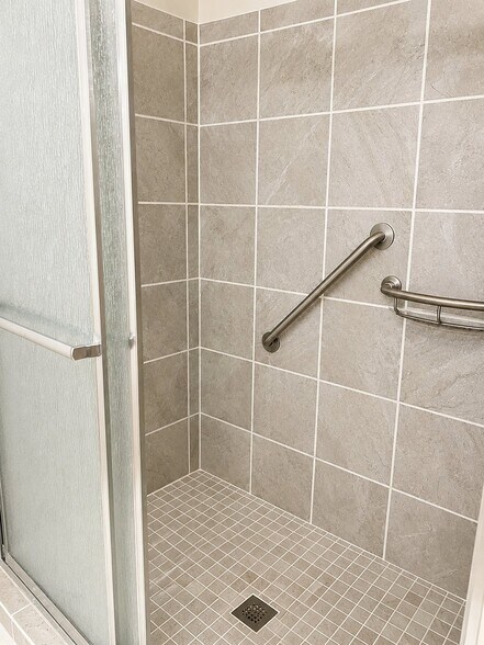 Building Photo - 3906 Thomas Ridge Dr