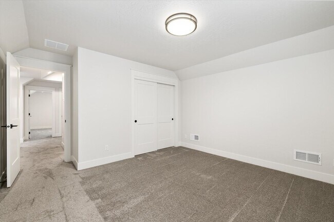 Building Photo - 3903 W Spring House Ln