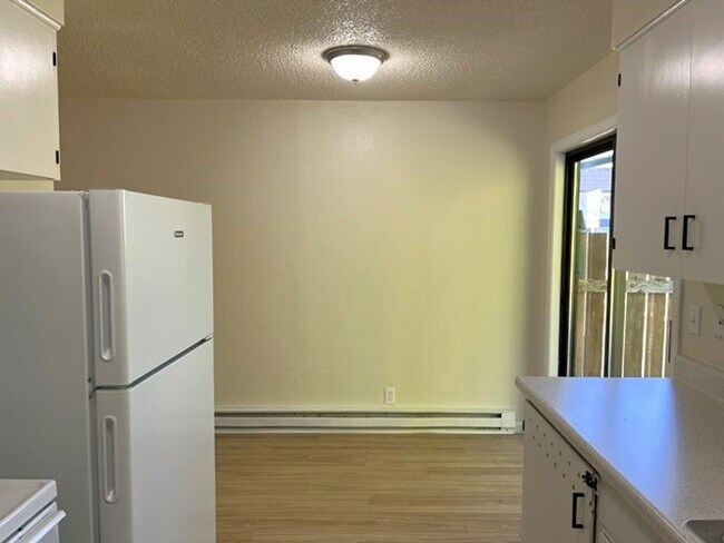Building Photo - 2Bd/1Ba Single Story Apartment Unit - Move...