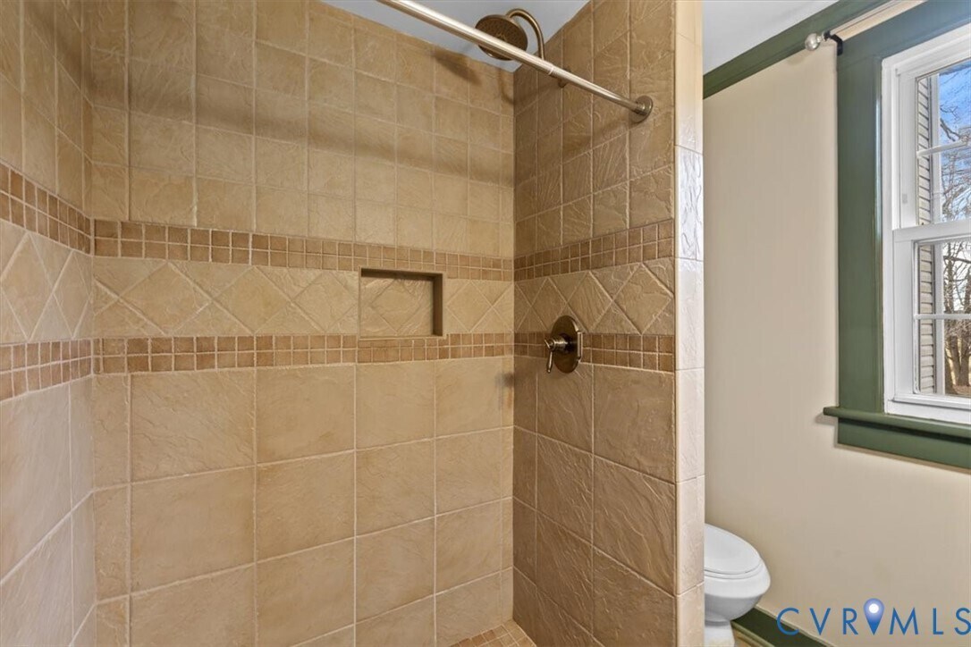 Building Photo - 2297 Indian Oak Rd