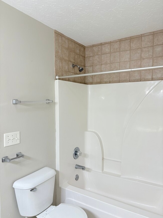 Building Photo - 436 Catalpa Cir