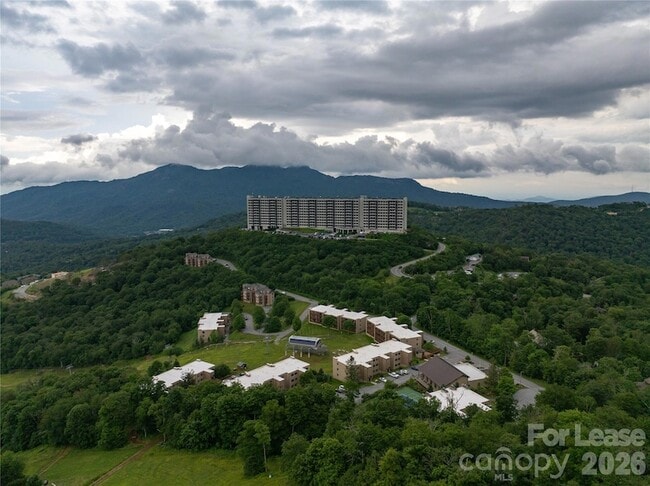 Building Photo - 303 Sugar Top Dr