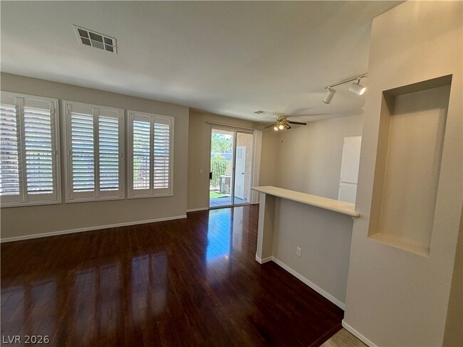 Building Photo - 251 S Green Valley Pkwy