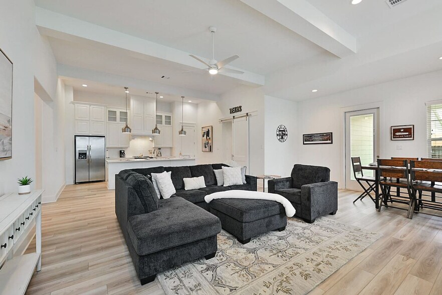 Building Photo - 5048 Mooney Fls Dr