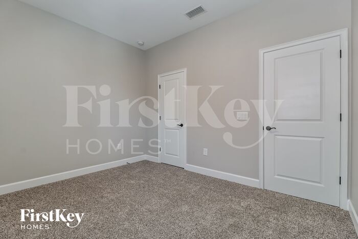 Building Photo - 31543 Fairhill Dr