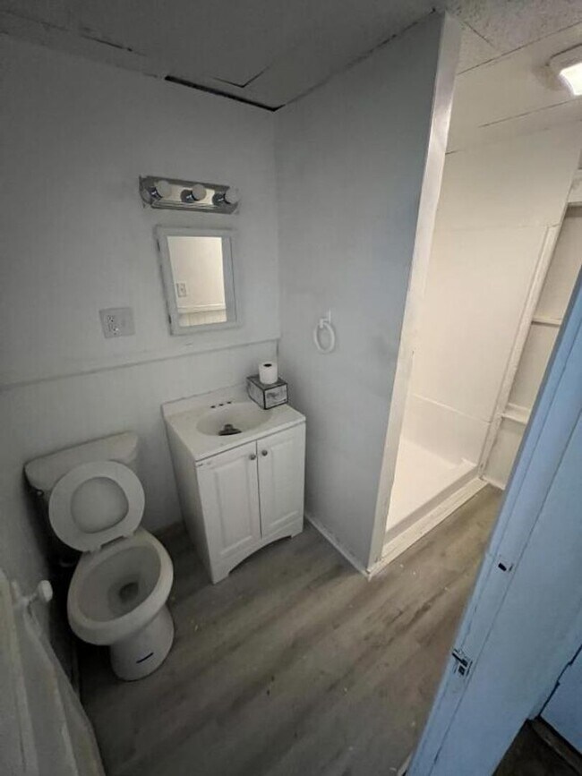 Building Photo - 273 Grafton St