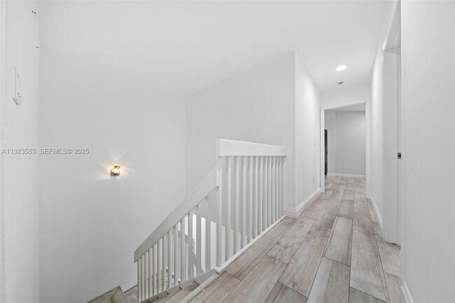 Building Photo - 1240 Weeping Willow Way