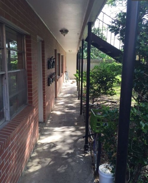 Building Photo - 611 Tulane Ave