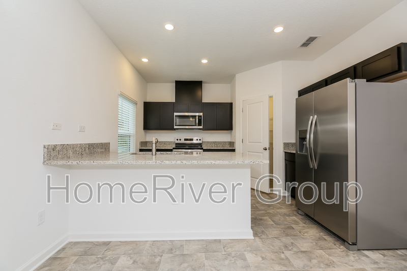 Building Photo - 4990 Bramante Dr