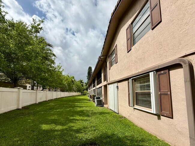 Building Photo - 3307 NW 108th Dr