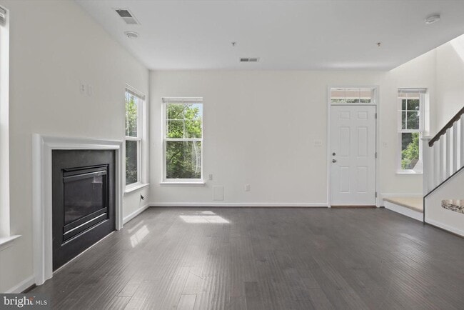 Building Photo - 12807 Lotte Dr