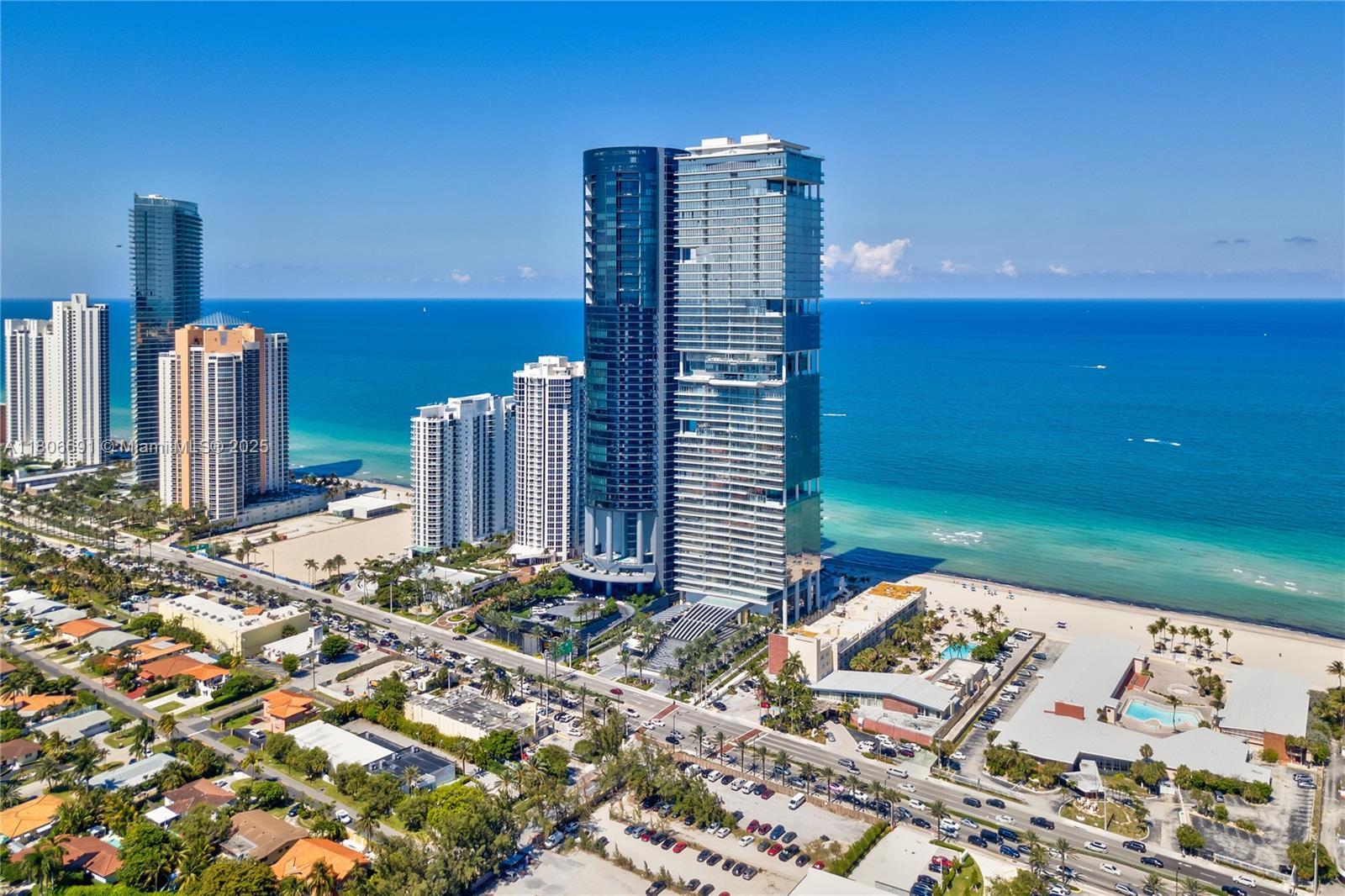 Building Photo - 18555 Collins Ave