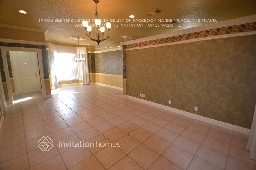 Building Photo - 5373 SW 34th Way