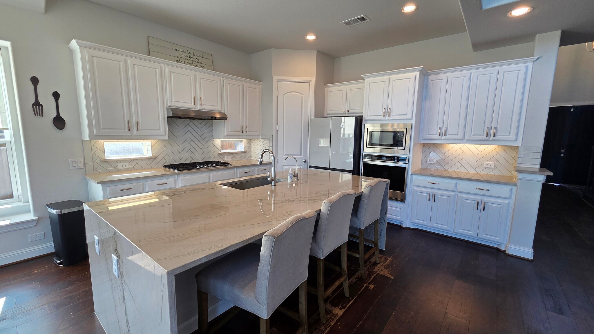 Building Photo - 1112 Maverick Dr