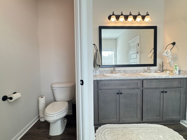 Building Photo - AVAILABLE NOVEMBER [PET FRIENDLY]