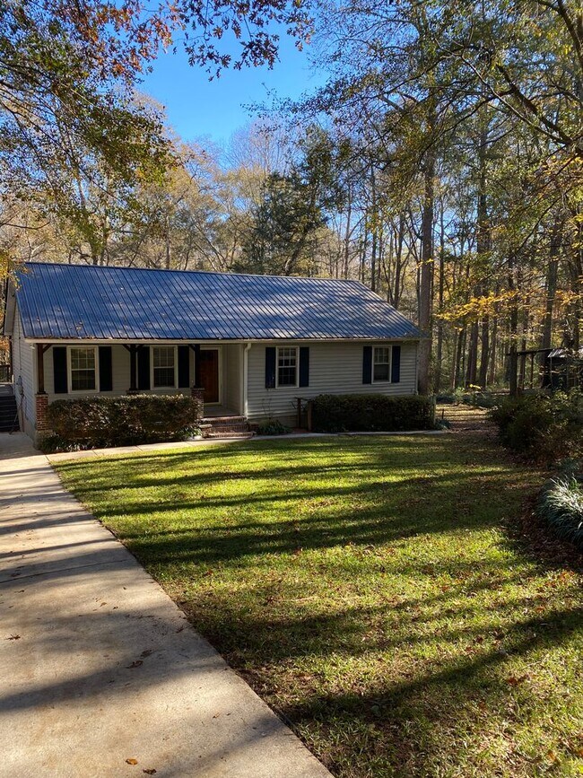 Building Photo - Watkinsville Gem! Cul-de-Sac + Creek Frontage in Cedar Hills