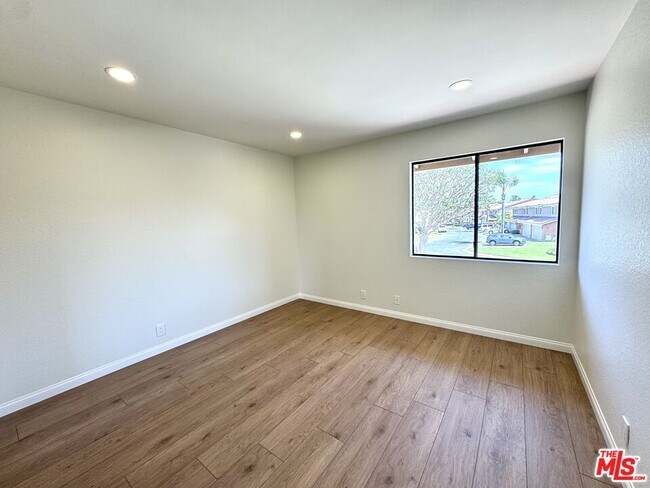 Building Photo - 7756 Sailboat Cir