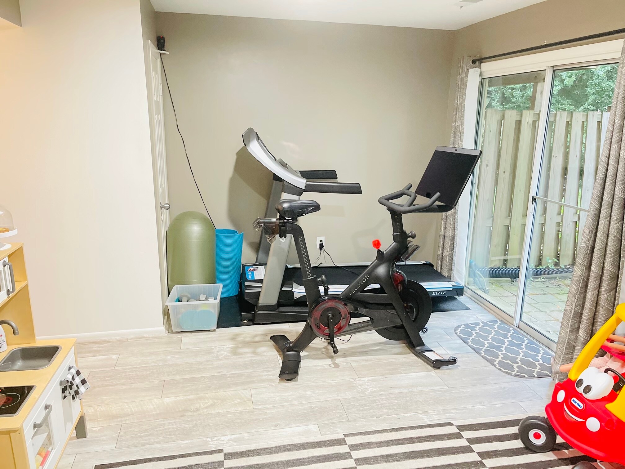 Building Photo - 16 Mateus Way