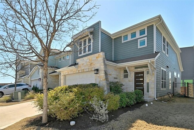 Building Photo - 2308 Hermia St