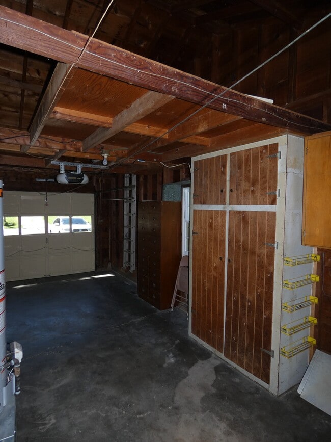 Building Photo - 8108 MO-9