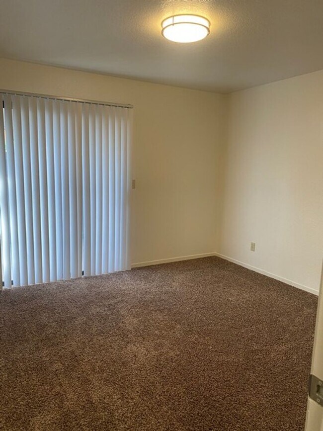Building Photo - Oakwood Village Apartments