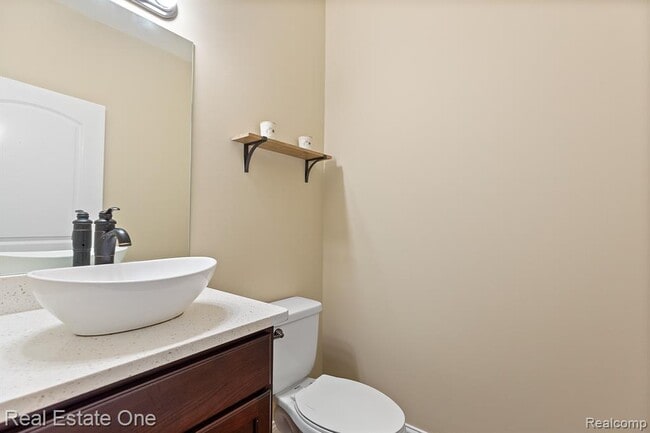 Building Photo - 68 Biltmore Blvd