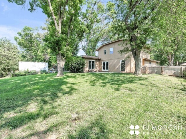 Building Photo - 3 bedroom 2 bath house in a great location!