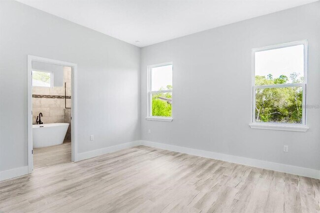 Building Photo - 3076 SW 168th Loop