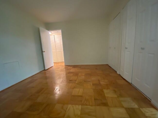 Building Photo - 2 Bedroom 1.5 Bathroom Apartment Unit Loca...