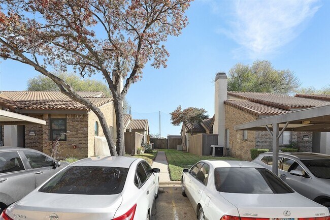 Building Photo - 821 Dublin Dr