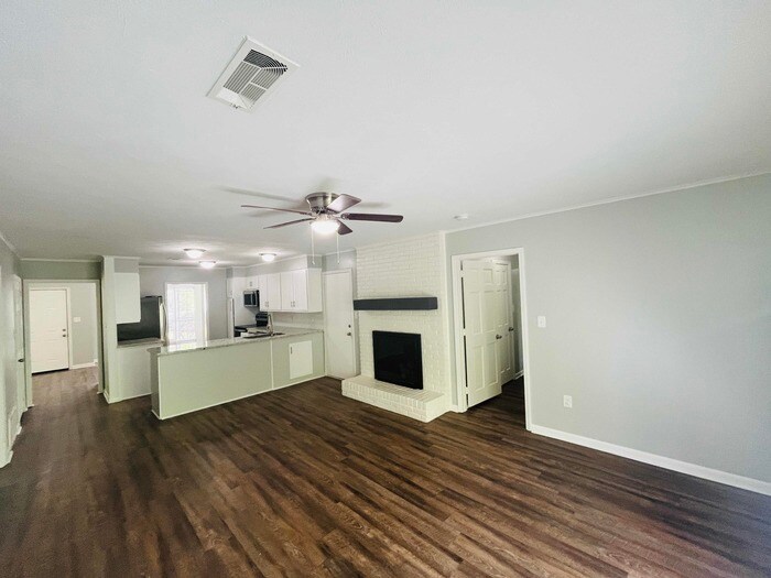 Building Photo - 1345 Stanton Dr