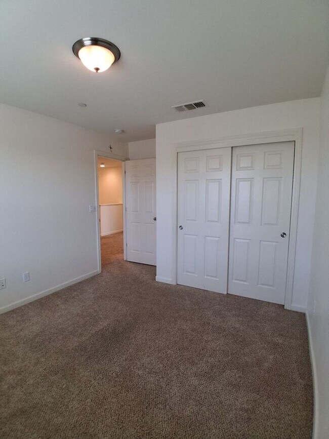 Building Photo - 3813 Griffith Ave