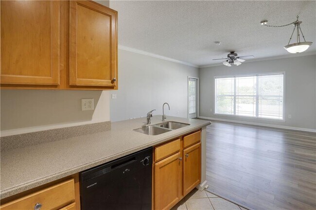 Building Photo - 4333 Dunwoody Park