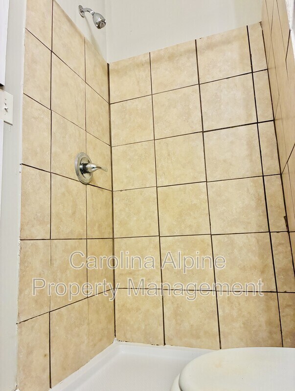 Building Photo - 2716 Mayfair Ave