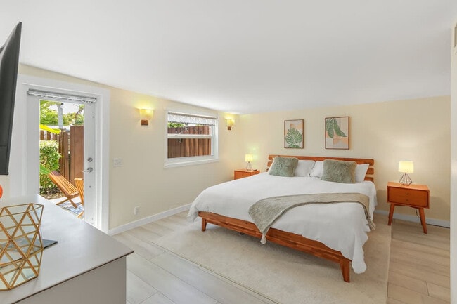 Building Photo - 1449 NE 23rd St