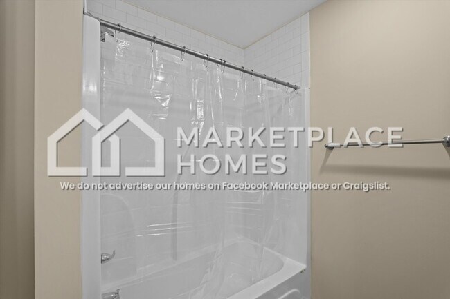 Building Photo - 152 Downsbury Rd