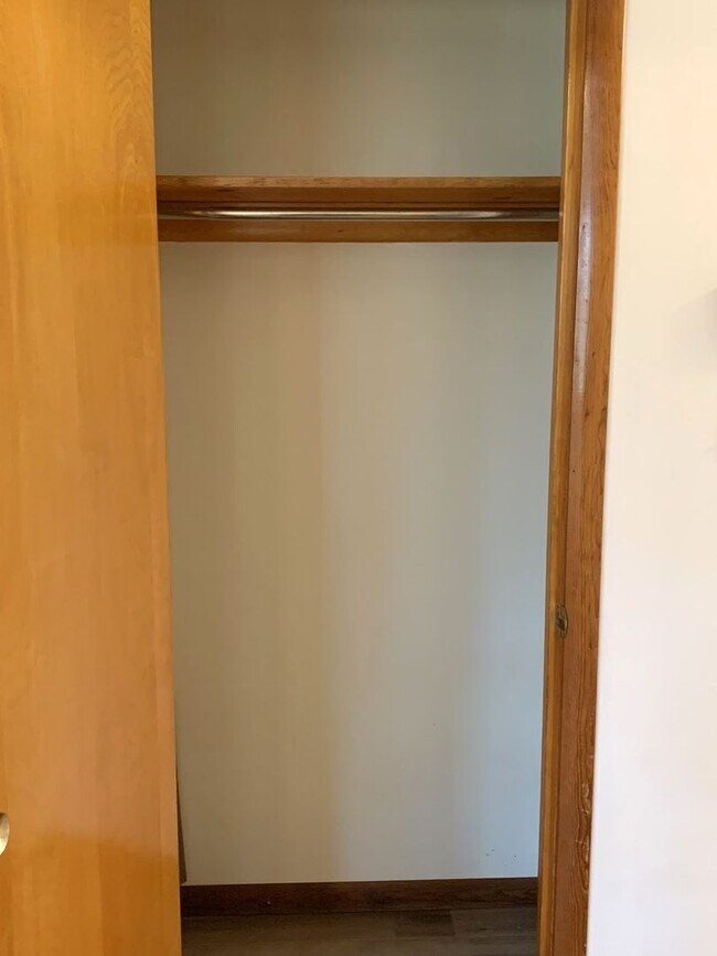 Building Photo - NEW RENT REDUCTION! Charming 3-Bedroom, 1-...