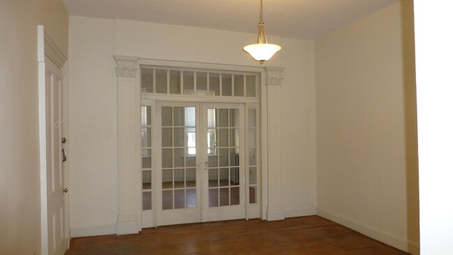 Building Photo - 236 Garden St