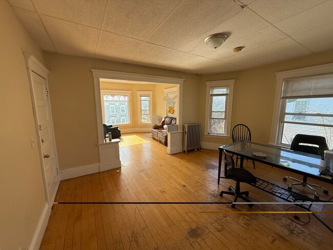 Building Photo - 80 Florence St