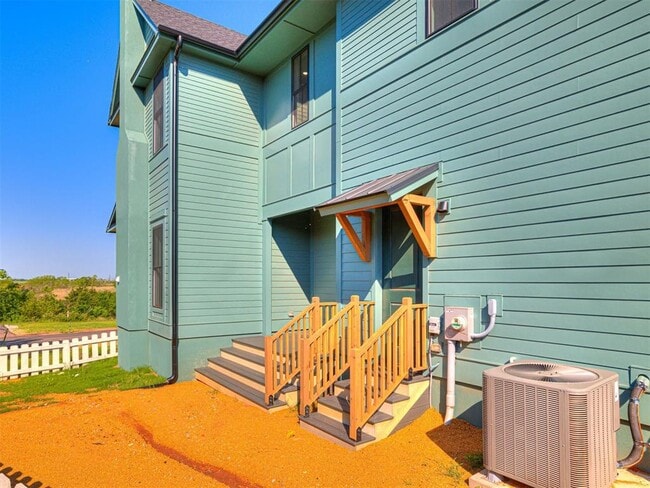 Building Photo - 29612 Memory Ln